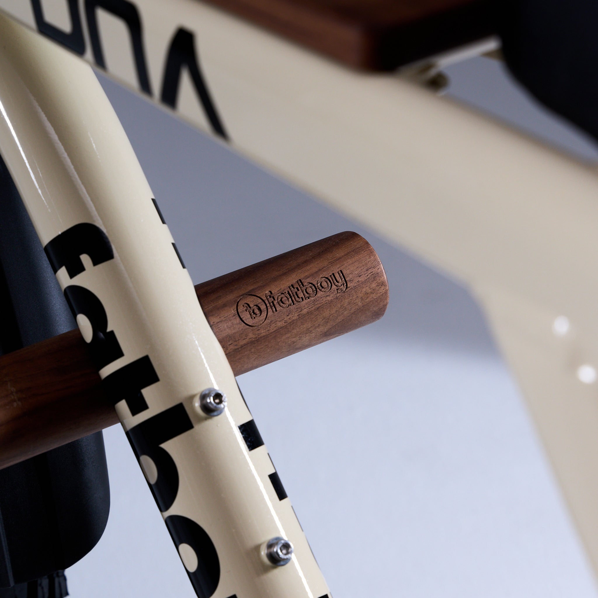 Grom Seat & Foot Pegs - DNA V3, Scrambler V3