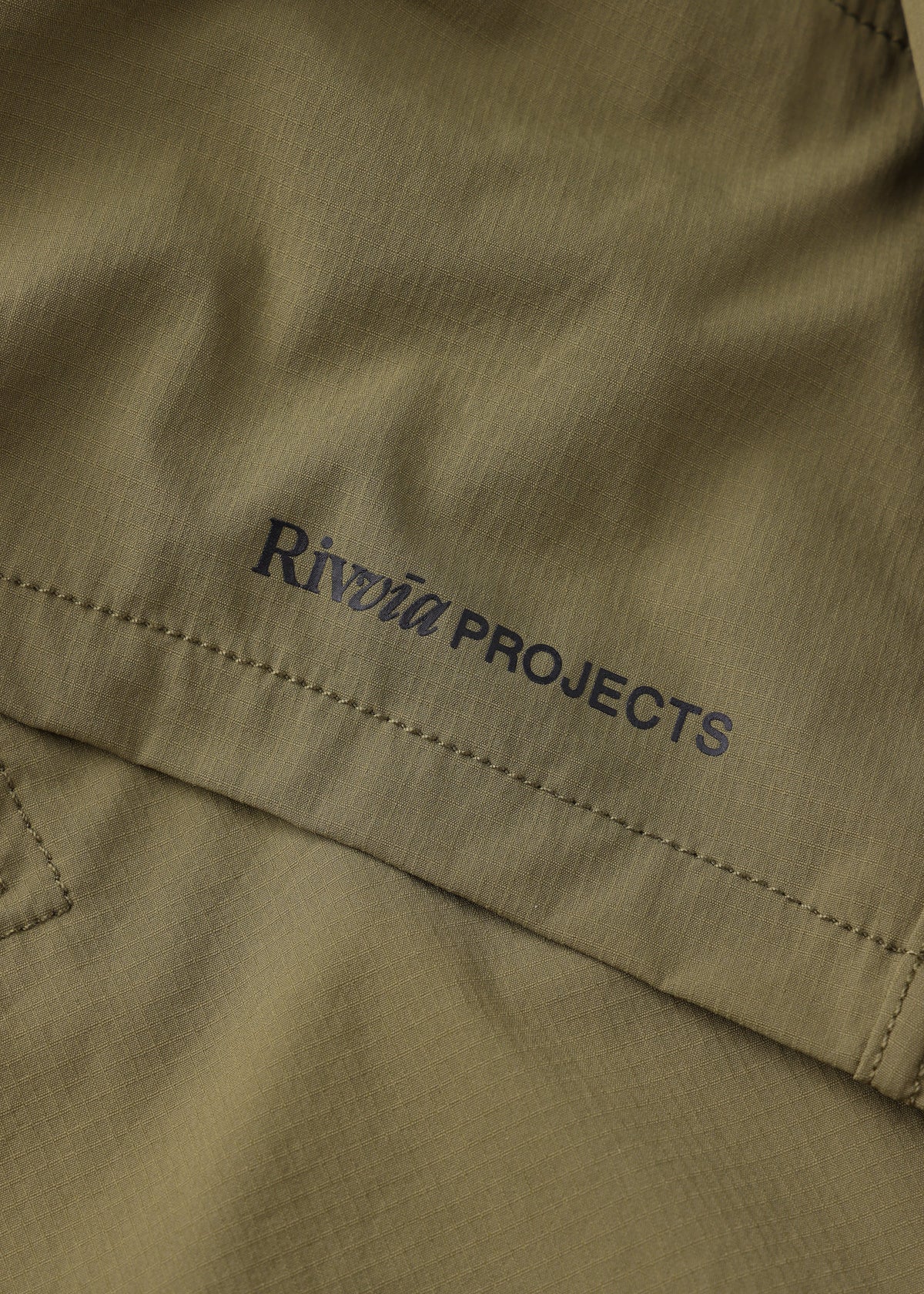 DAILY GRIND 20" SHORT : OLIVE