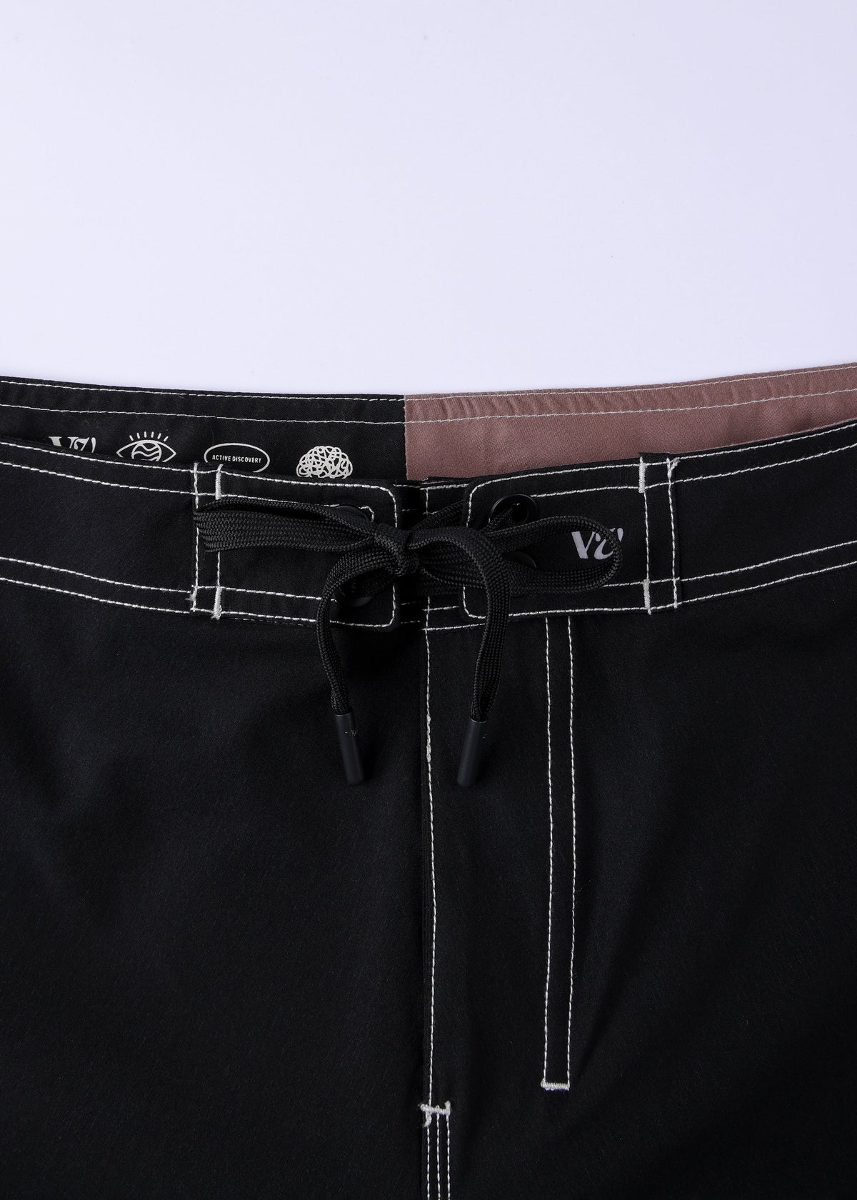 FREQUENCY 21" PASSAGE TRUNK : BLACK BROWN