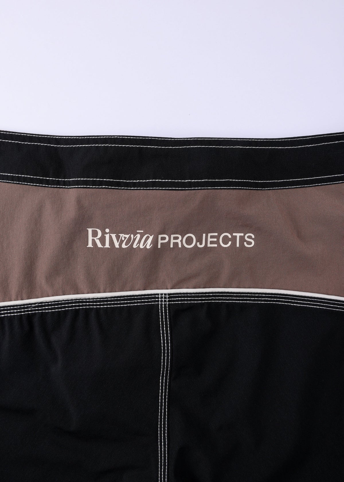 FREQUENCY 21" PASSAGE TRUNK : BLACK BROWN