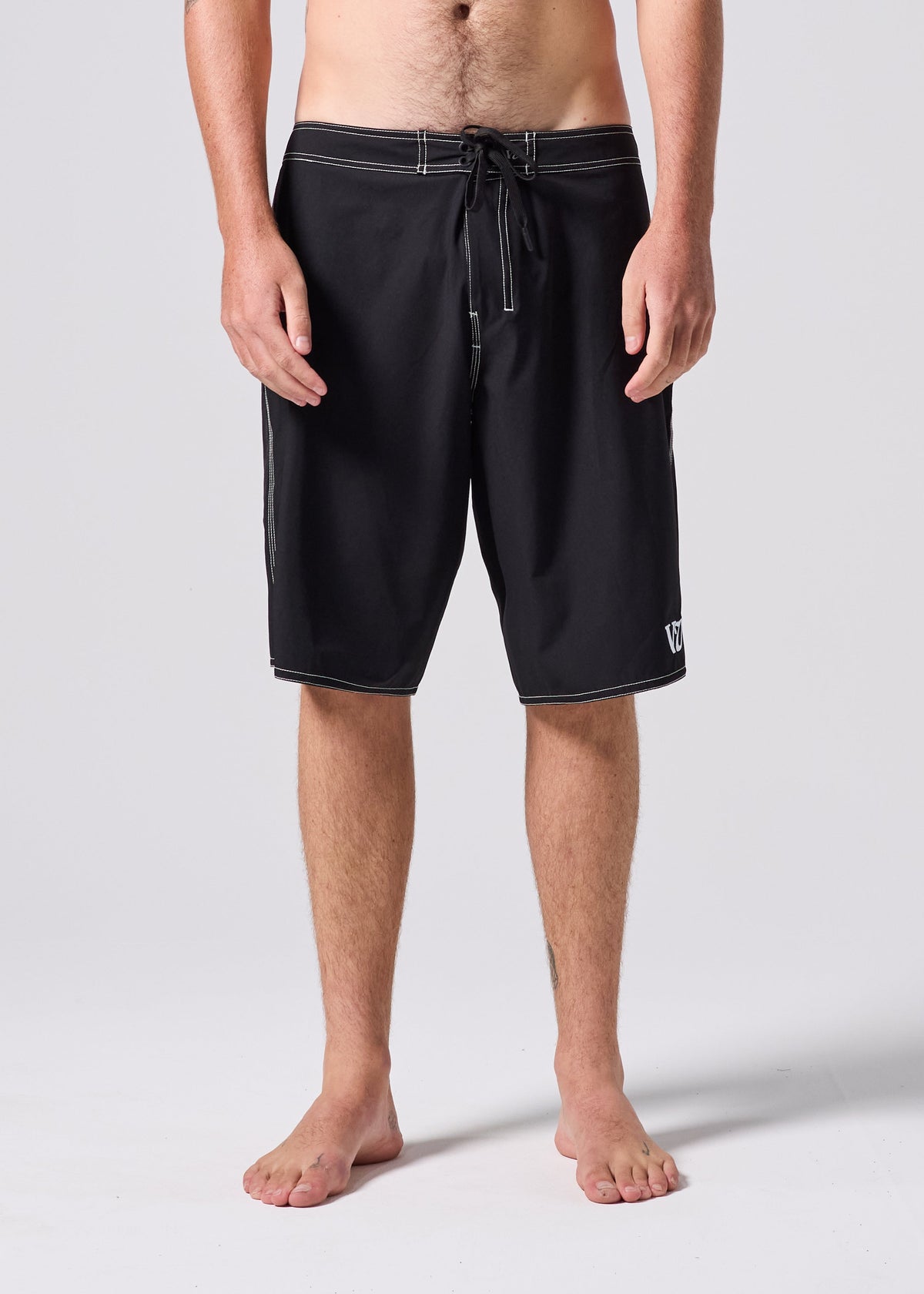FREQUENCY 21" PASSAGE TRUNK : BLACK BROWN