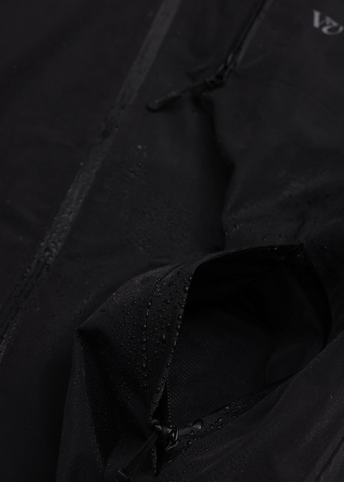 DISCOVERY WATERPROOF JACKET : BLACK